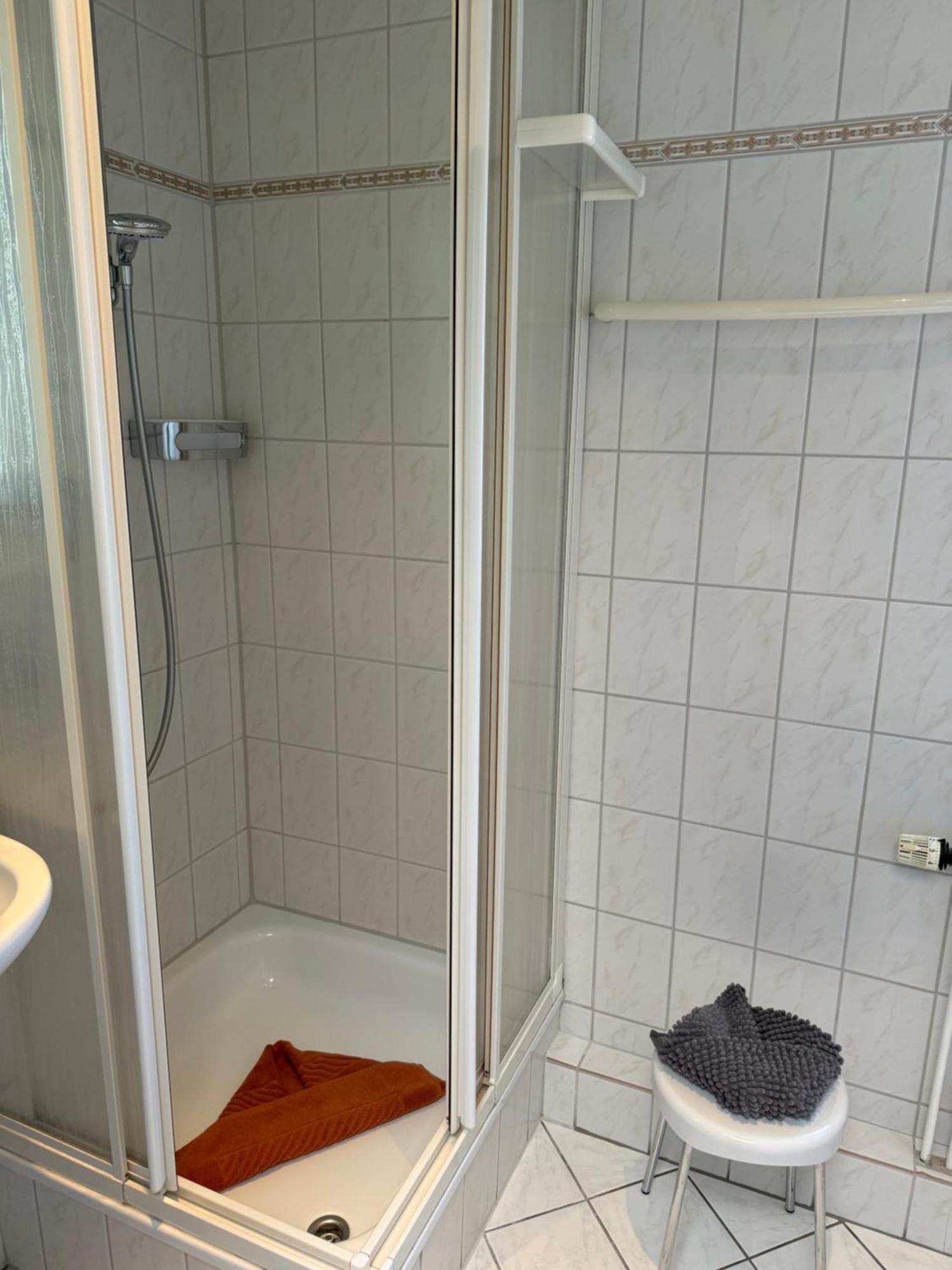 Hotel Peters Neuharlingersiel Bagian luar foto